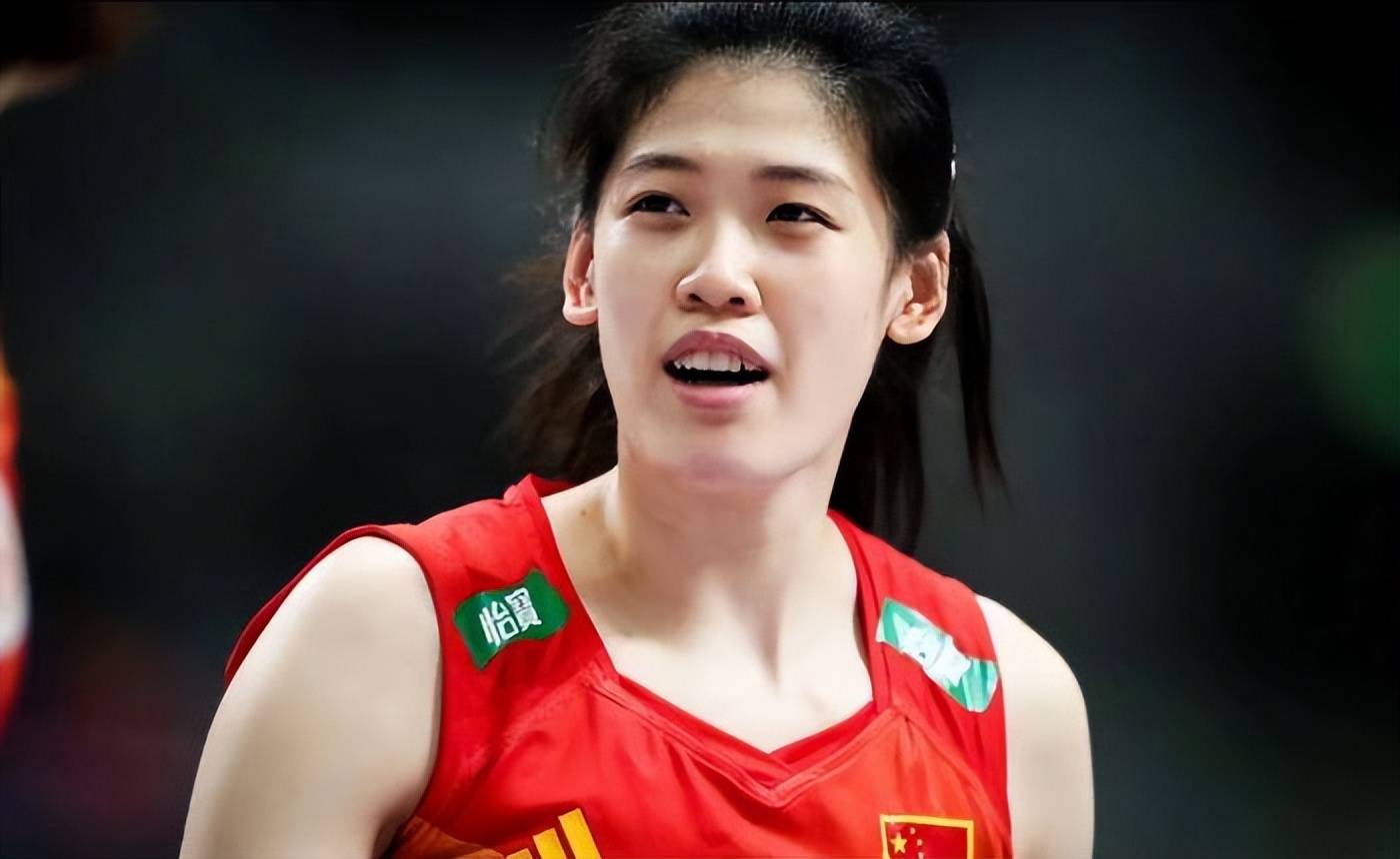 中国女排技术犯规送分，F1车队主帅怒摔战术板！